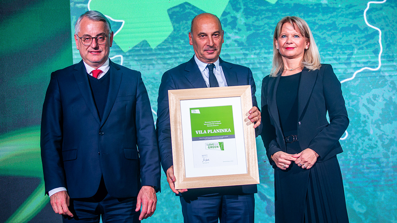 09 Marjan Batagelj s certifikatom Slovenia Green za Relais Vila Planinka.